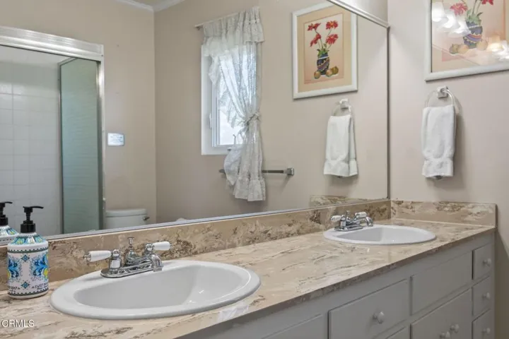 57-web-or-mls-Upmarketmedia_5382Edg-129