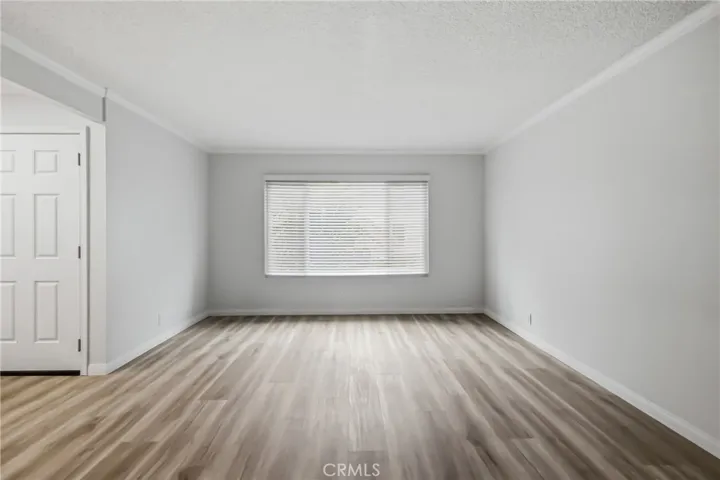 Brand new DBL pane windows and blinds in living room