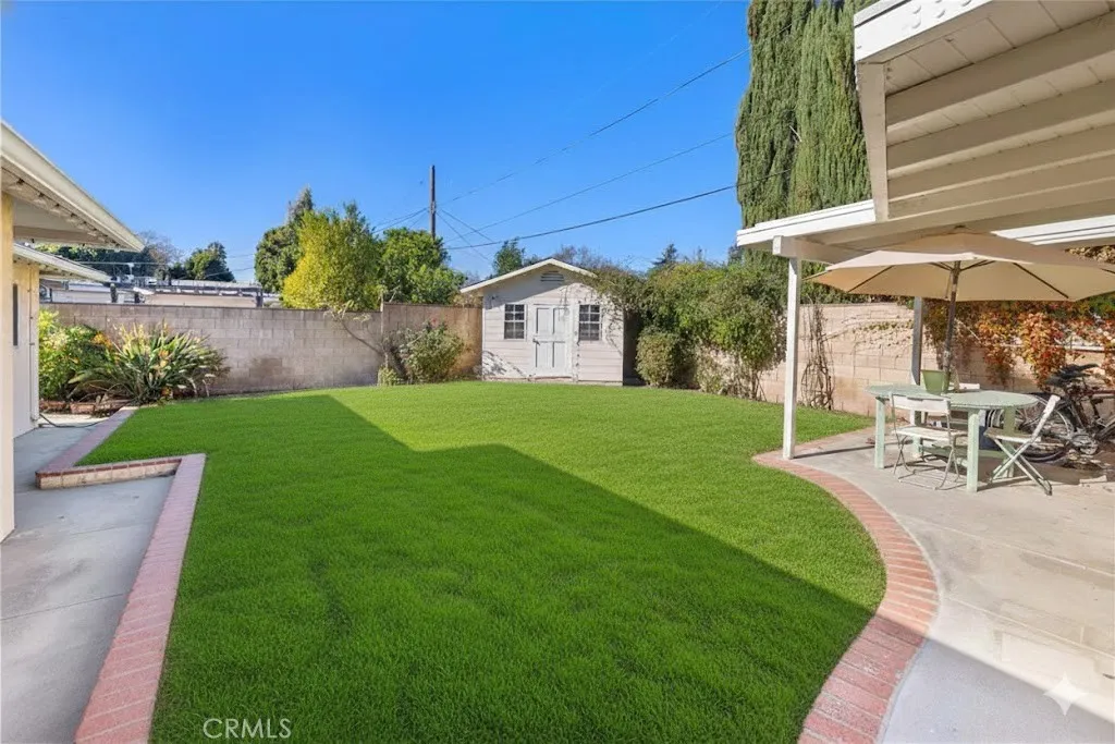 17419 Leadwell, Lake Balboa, California 91406 home-pic-13
