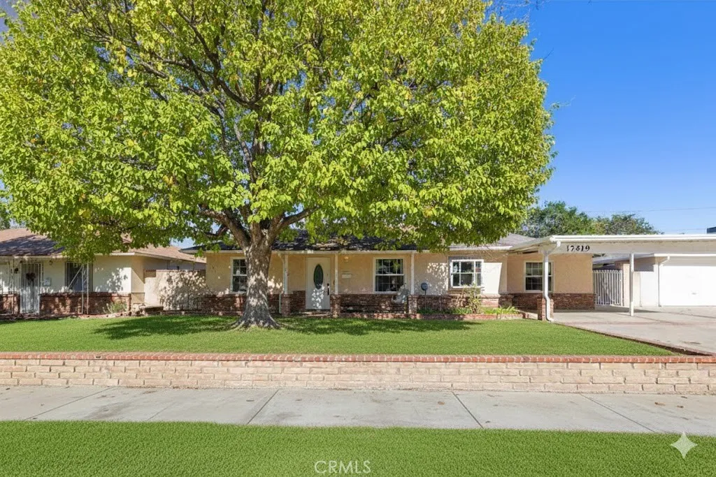 17419 Leadwell, Lake Balboa, California 91406 home-pic-1