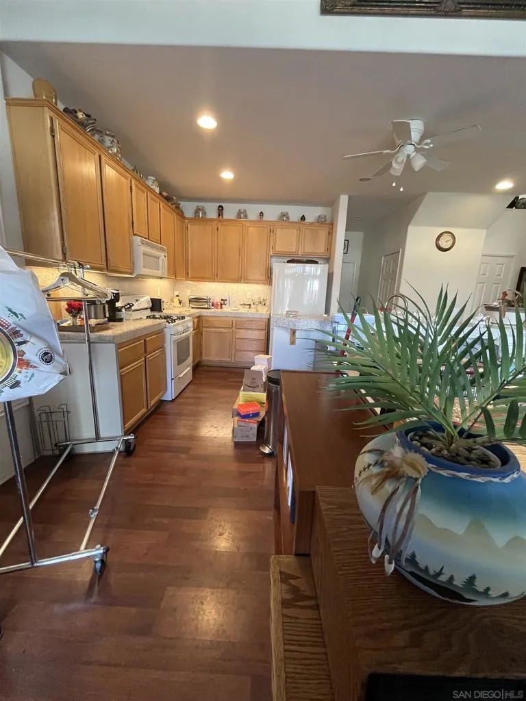 2723 Hazy Way, Banning, California 92220 home-pic-32