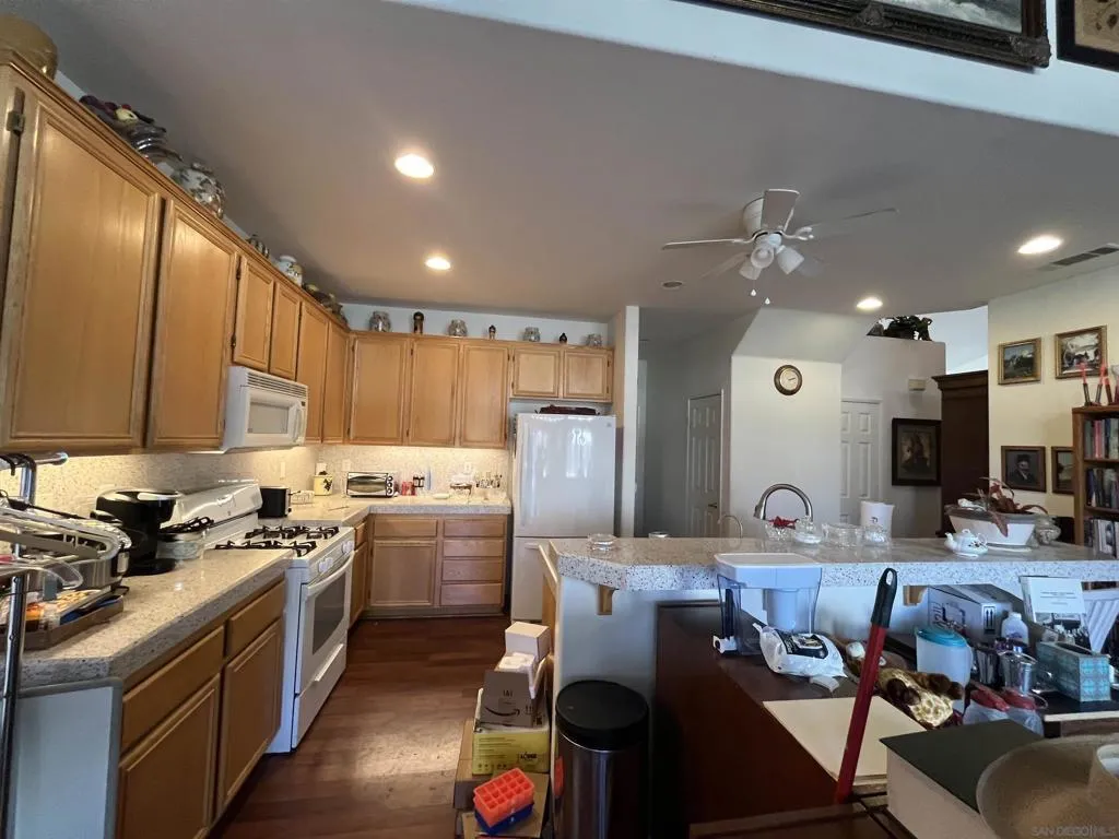 2723 Hazy Way, Banning, California 92220 home-pic-34