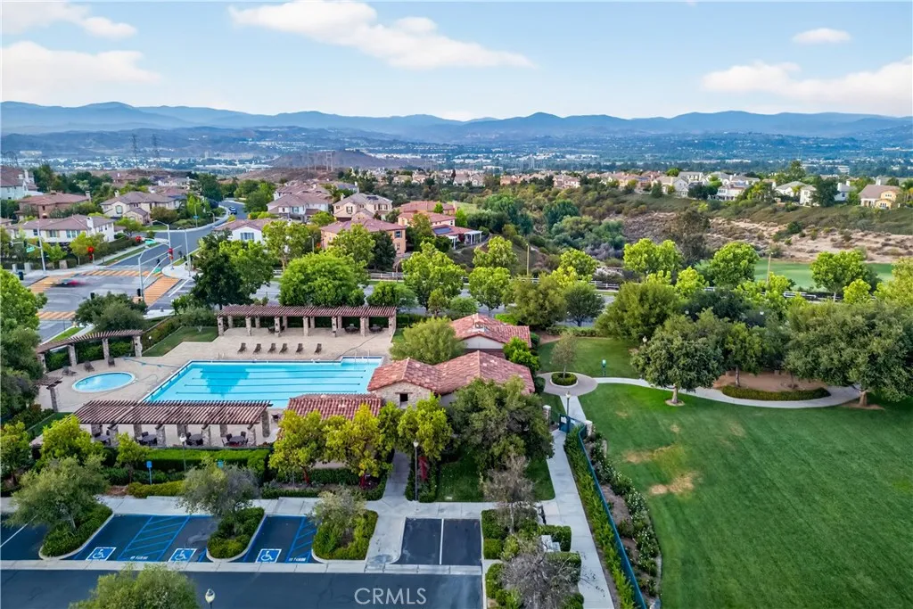 26812 Peppertree Drive, Valencia, California 91381 home-pic-32