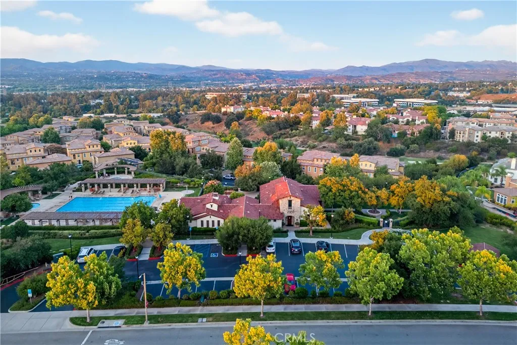 26812 Peppertree Drive, Valencia, California 91381 home-pic-37
