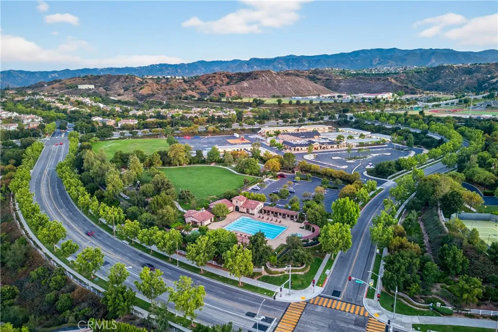 26812 Peppertree Drive, Valencia, California 91381 home-pic-25