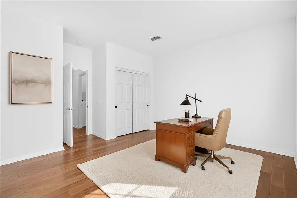 26812 Peppertree Drive, Valencia, California 91381 home-pic-13