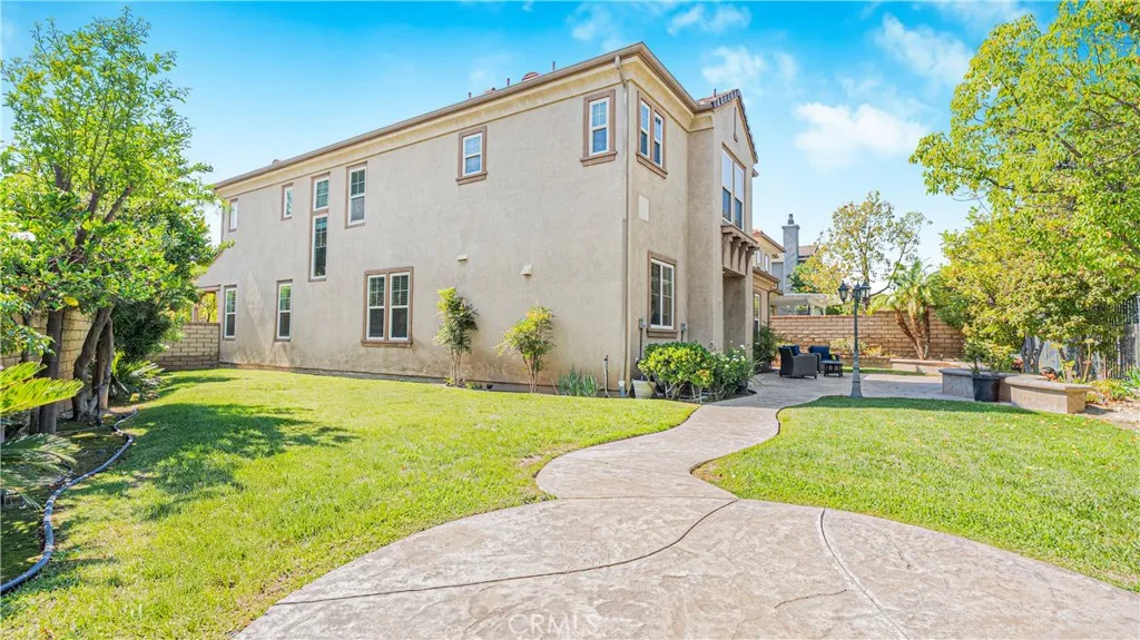 26812 Peppertree Drive, Valencia, California 91381 home-pic-12
