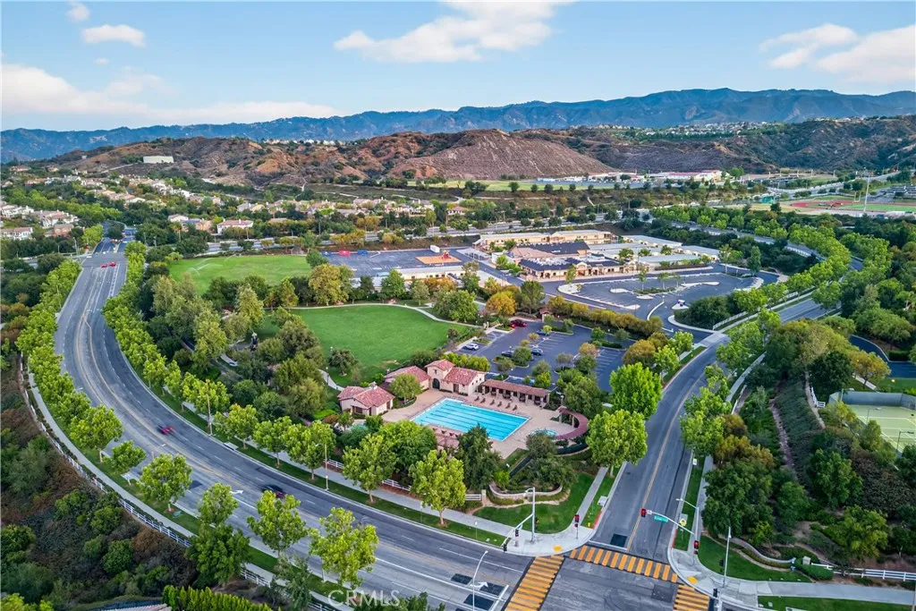 26812 Peppertree Drive, Valencia, California 91381 home-pic-28
