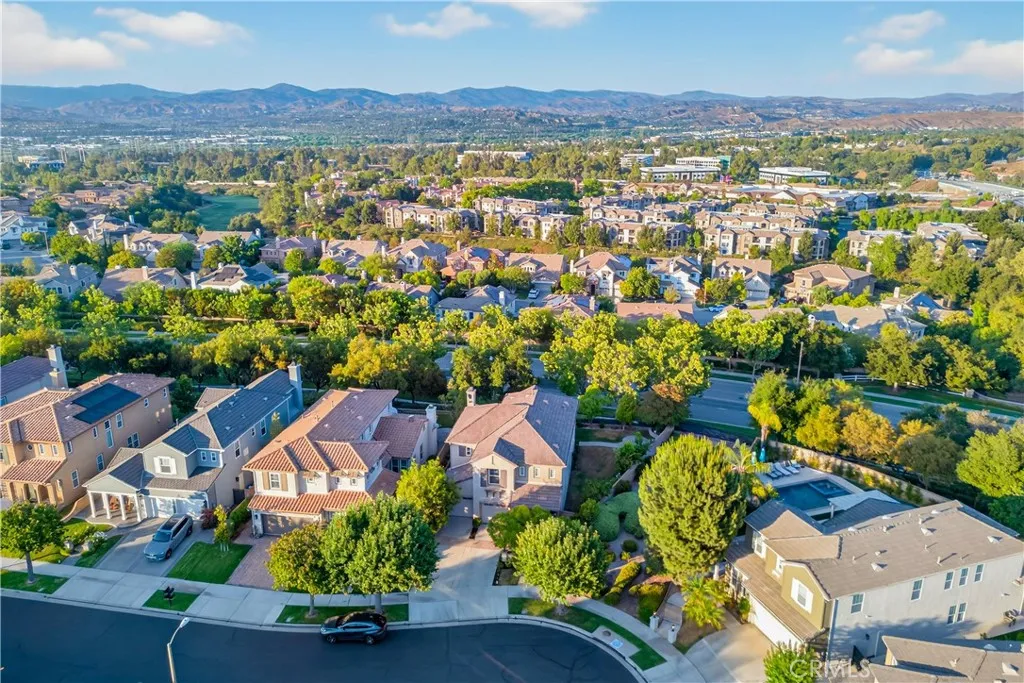 26812 Peppertree Drive, Valencia, California 91381 home-pic-38