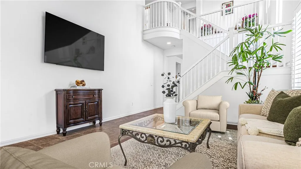 26812 Peppertree Drive, Valencia, California 91381 home-pic-3