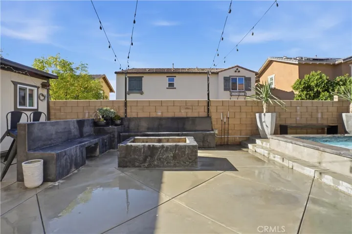 outdoor sitting area