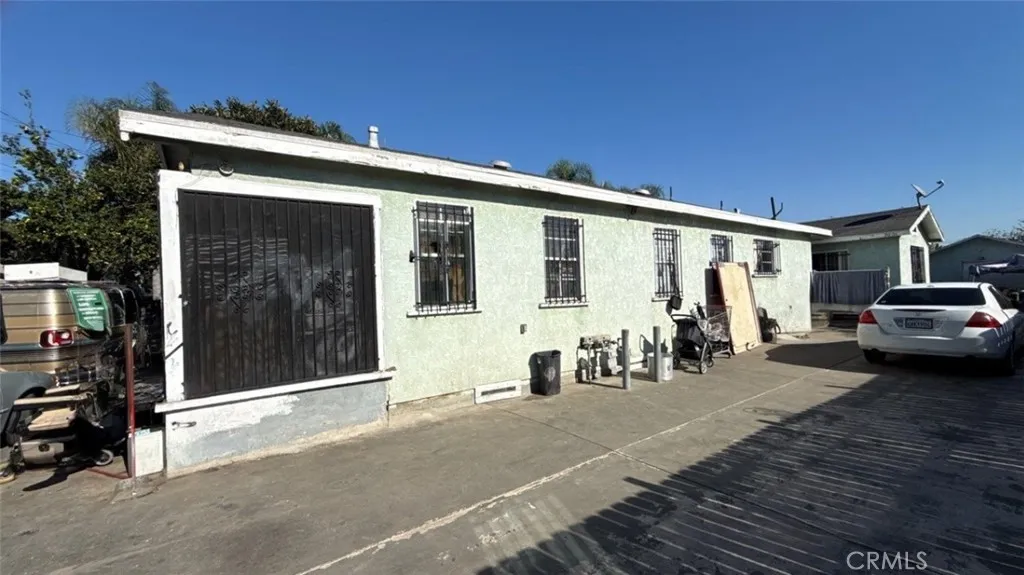 9602 Holmes Avenue, Los Angeles, California 90002 home-pic-4