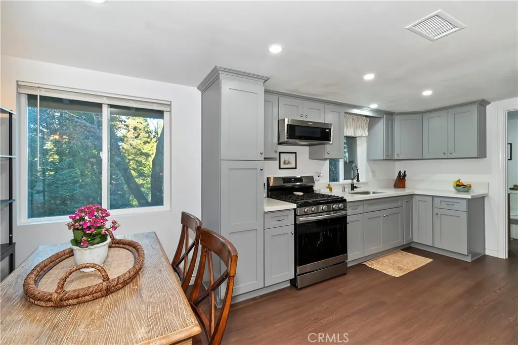 687 Spring, Cedarpines Park, California 92322 home-pic-8