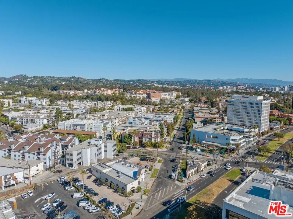11645 Montana Avenue 338, Los Angeles, California 90049 home-pic-15