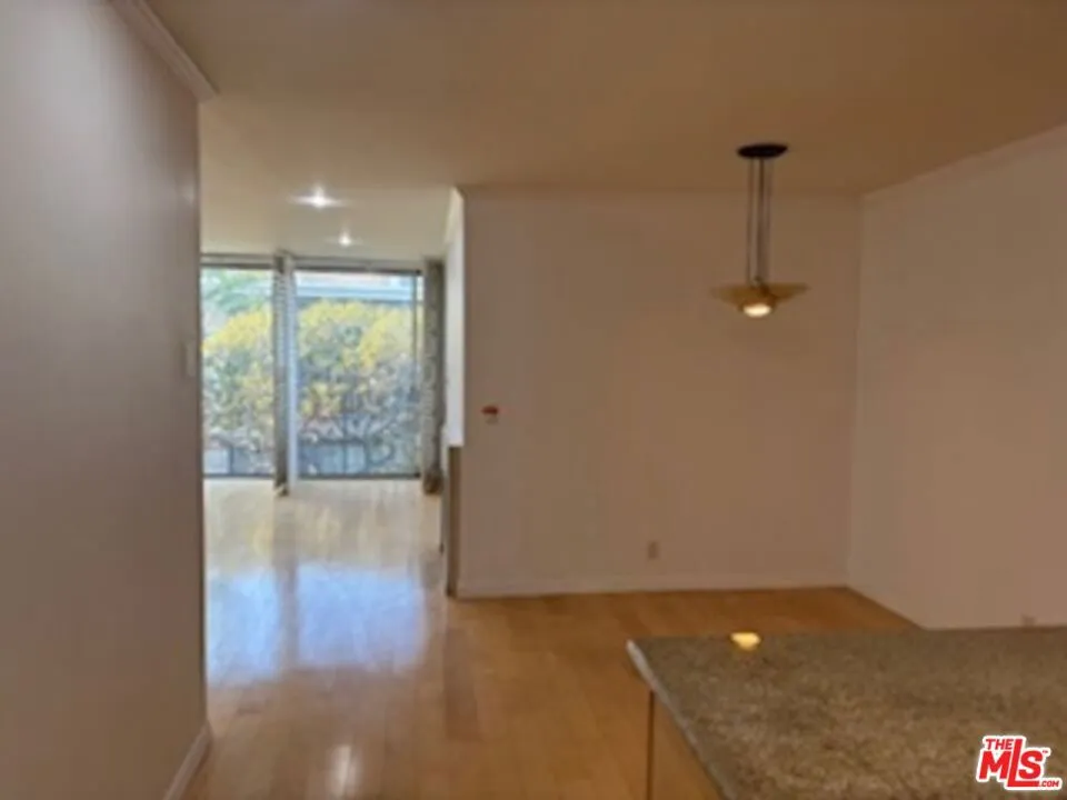 11645 Montana Avenue 338, Los Angeles, California 90049 home-pic-5