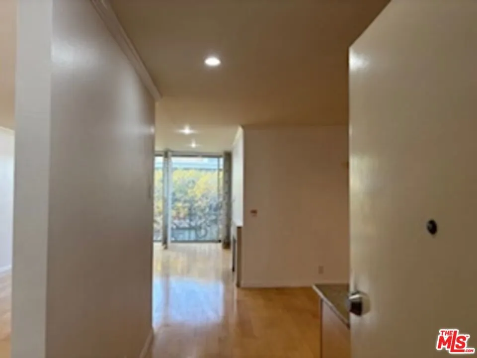 11645 Montana Avenue 338, Los Angeles, California 90049 home-pic-4