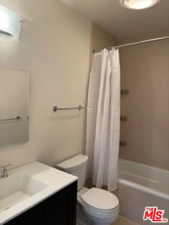 11645 Montana Avenue 338, Los Angeles, California 90049 home-pic-12