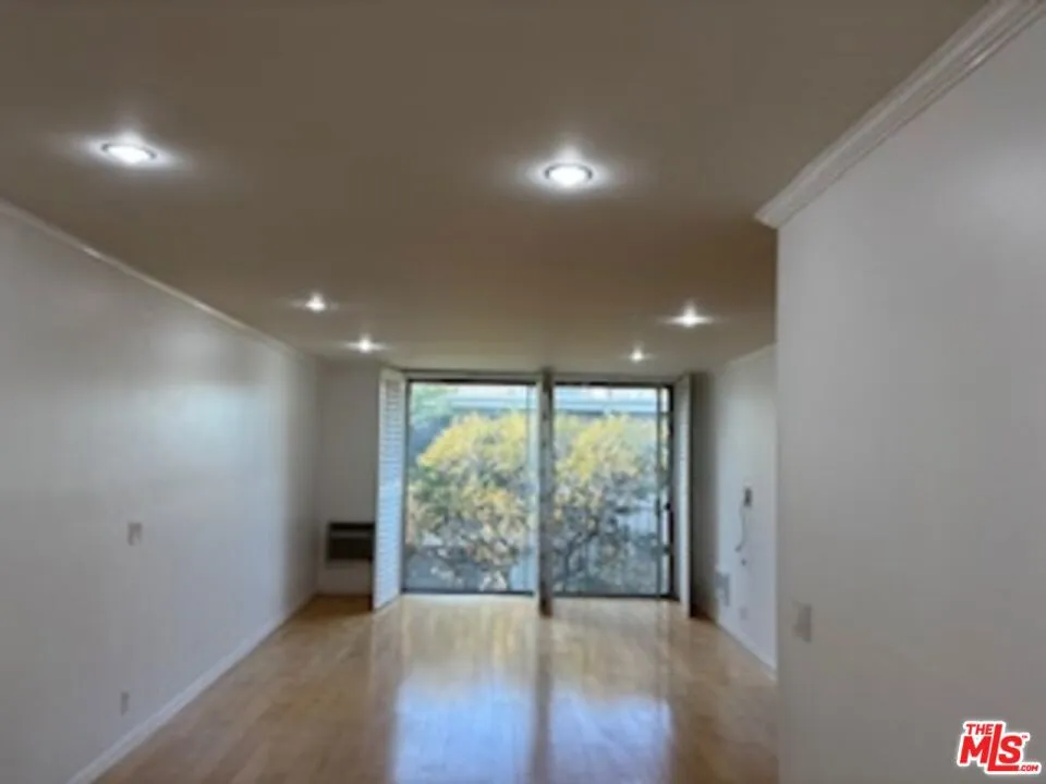 11645 Montana Avenue 338, Los Angeles, California 90049 home-pic-7