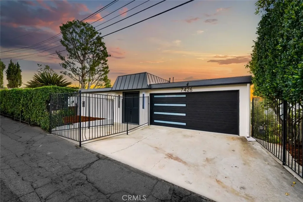 7426 Mulholland Drive, Los Angeles, California 90046 home-pic-0
