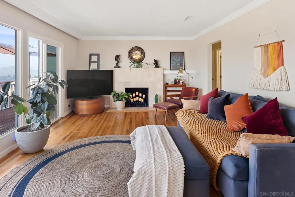 4258 Summit Drive, La Mesa, California 91941 home-pic-18