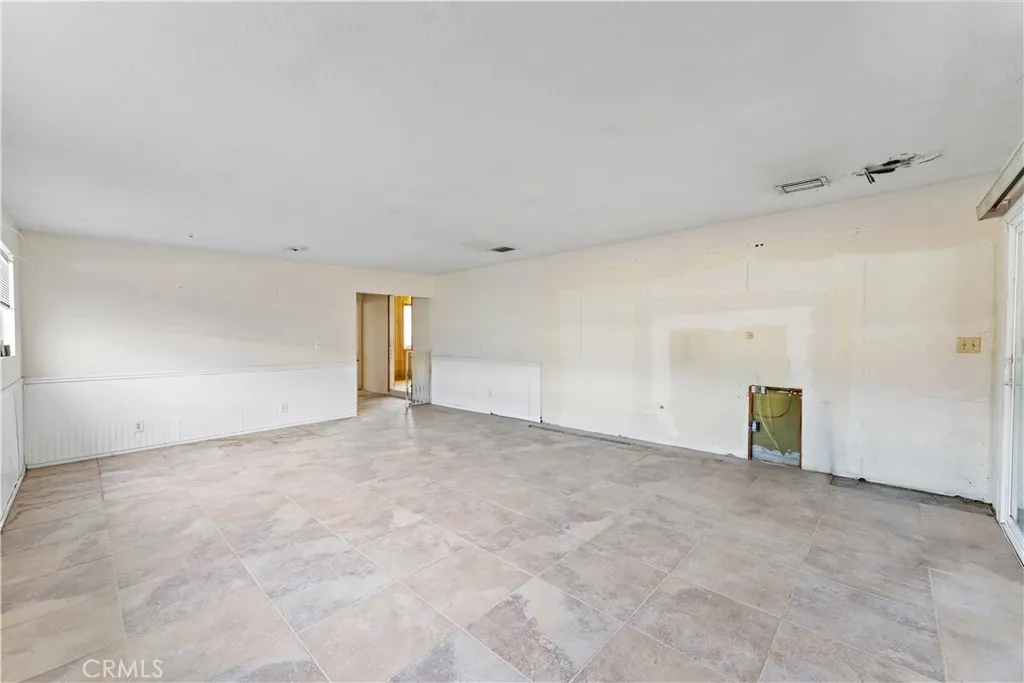 1829 E Elm, Ontario, California 91761 home-pic-9