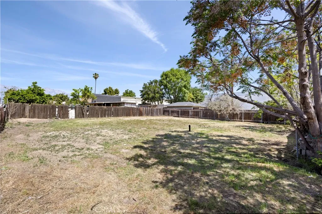 1829 E Elm, Ontario, California 91761 home-pic-35