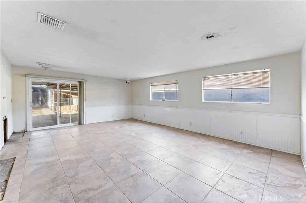 1829 E Elm, Ontario, California 91761 home-pic-10