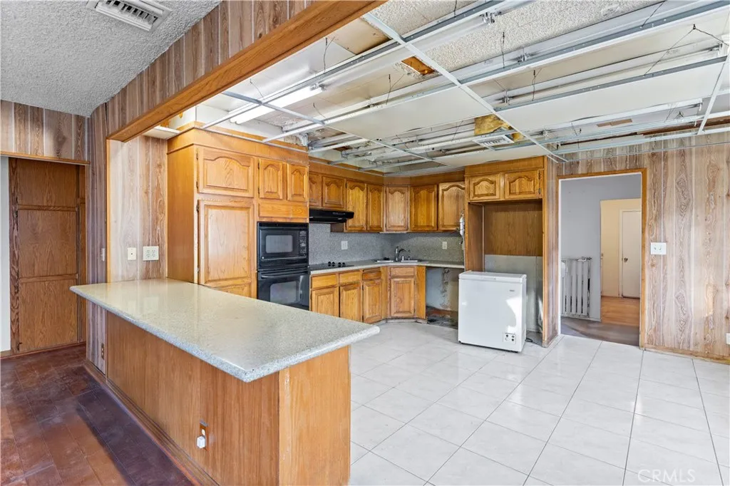1829 E Elm, Ontario, California 91761 home-pic-5