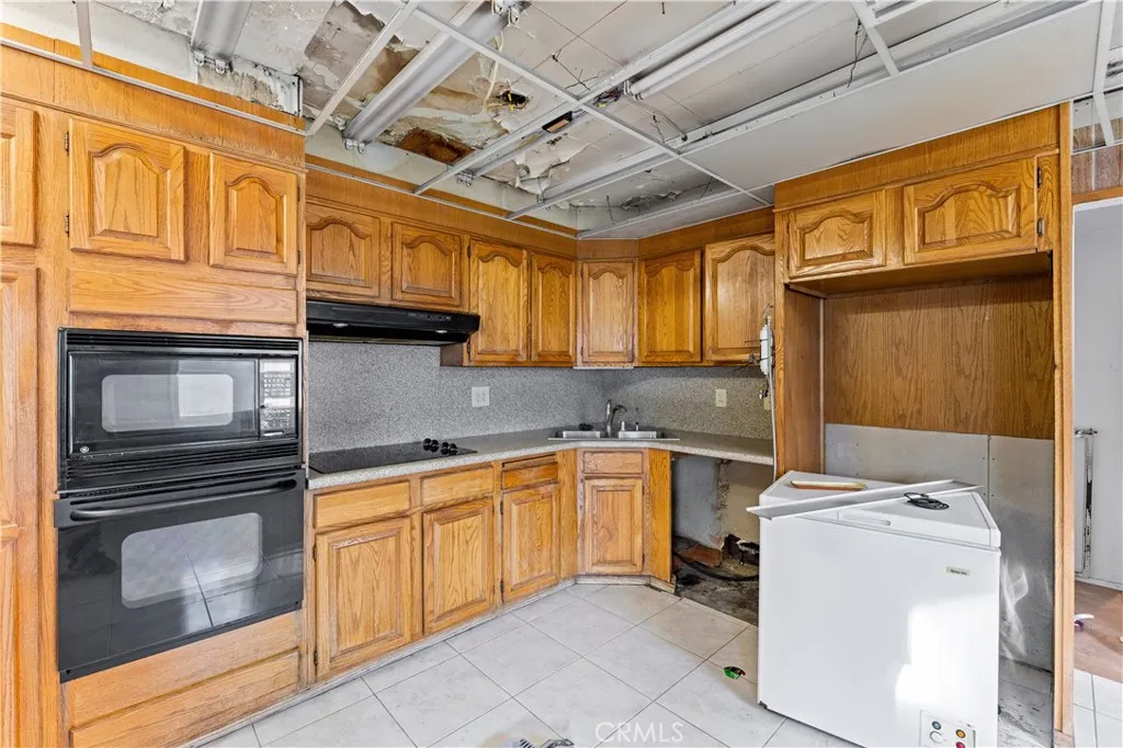 1829 E Elm, Ontario, California 91761 home-pic-6