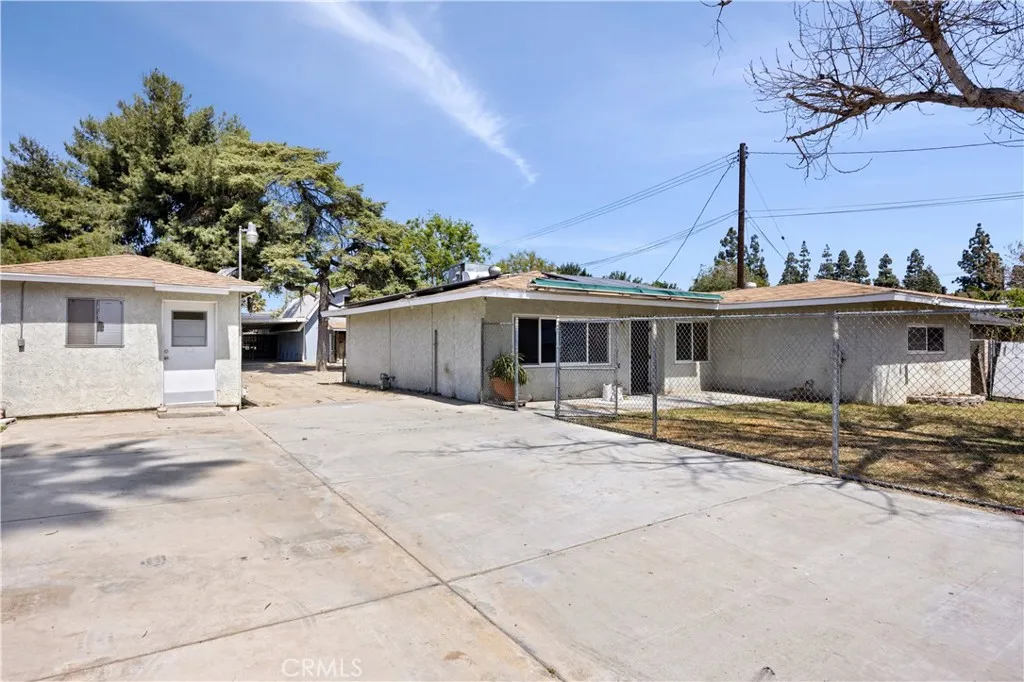 1829 E Elm, Ontario, California 91761 home-pic-1