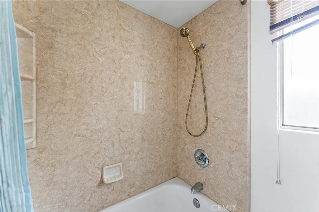 1829 E Elm, Ontario, California 91761 home-pic-19