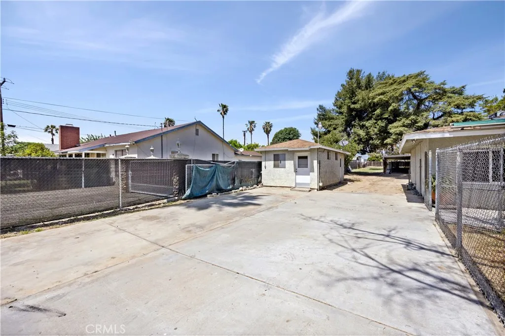 1829 E Elm, Ontario, California 91761 home-pic-22