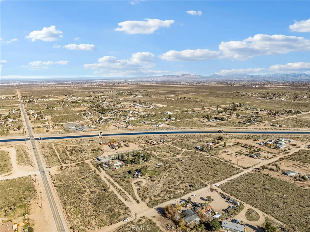 9770 2nd, Phelan, California 92371 home-pic-29
