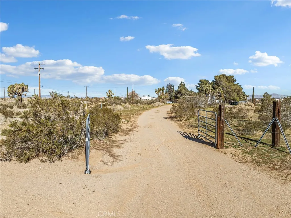 9770 2nd, Phelan, California 92371 home-pic-42