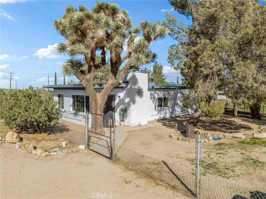 9770 2nd, Phelan, California 92371 home-pic-0
