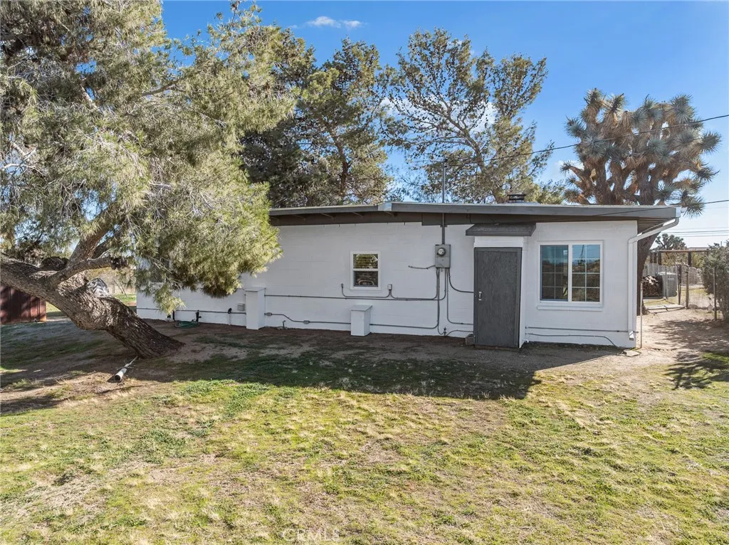 9770 2nd, Phelan, California 92371 home-pic-40
