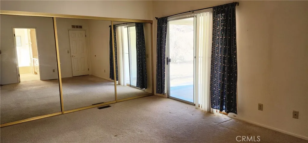 Master sliding glass door to back deck