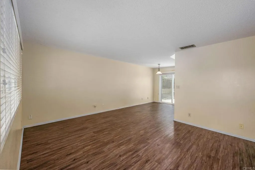 33115 Evergreen Sreet, Lake Elsinore, California 92530 home-pic-26