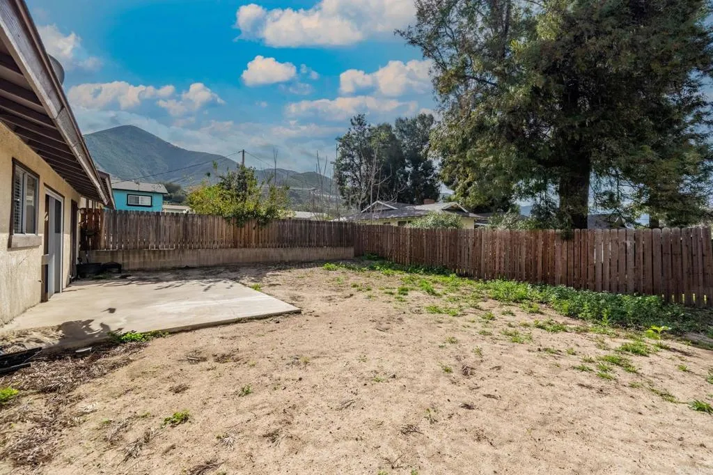 33115 Evergreen Sreet, Lake Elsinore, California 92530 home-pic-37