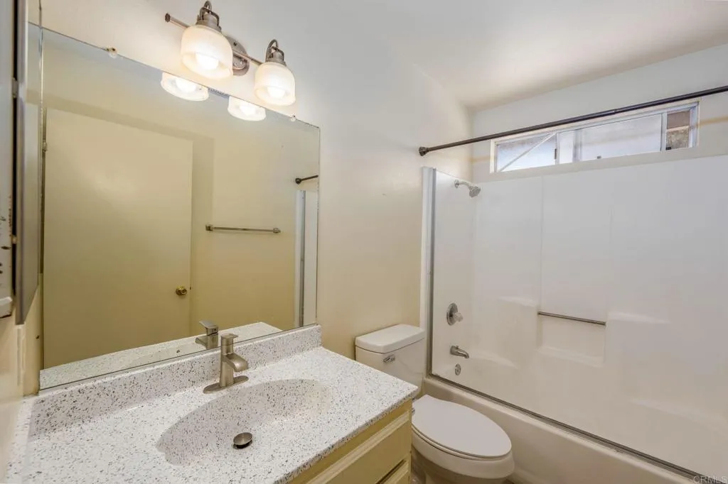 33115 Evergreen Sreet, Lake Elsinore, California 92530 home-pic-32