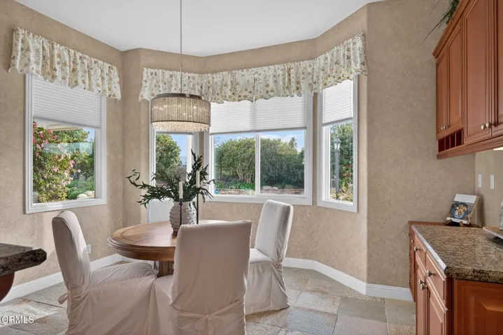 44-web-or-mls-010_UpmarketMedia-5352Pla-