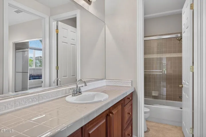 82-web-or-mls-UpmarketMedia-5352Pla-106