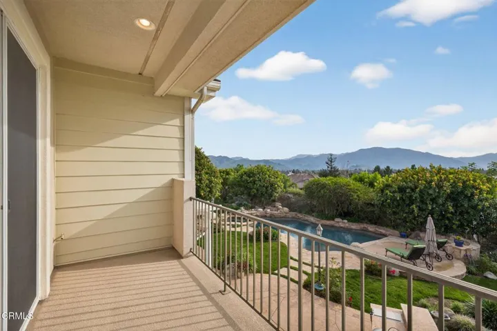 64-web-or-mls-UpmarketMedia-5352Pla-076