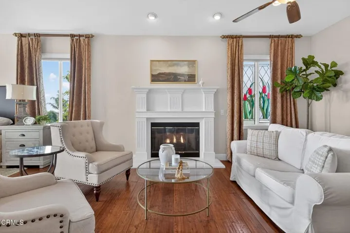 51-web-or-mls-UpmarketMedia-5352Pla-036