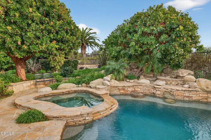 102-web-or-mls-UpmarketMedia-5352Pla-253