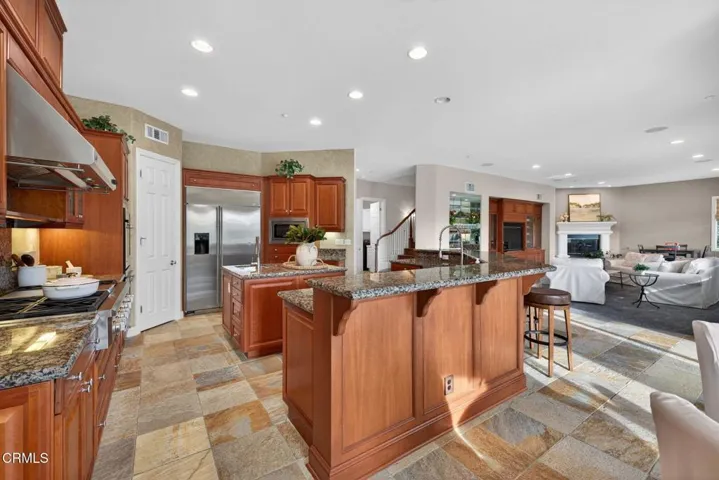 41-web-or-mls-007_UpmarketMedia-5352Pla-
