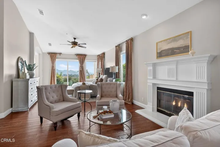 52-web-or-mls-UpmarketMedia-5352Pla-040