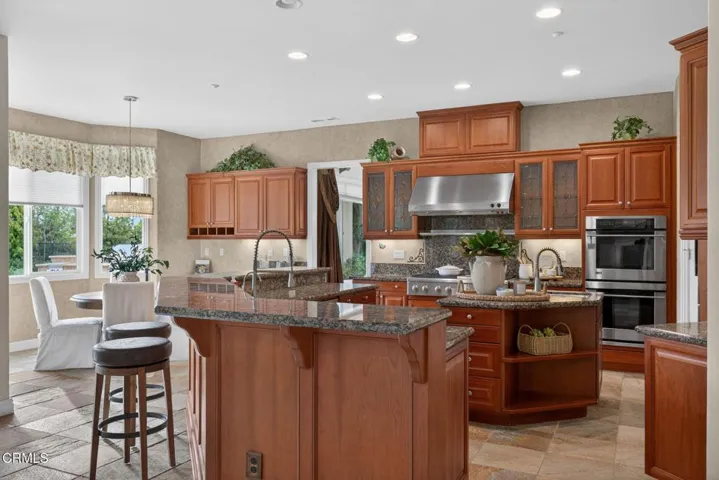 40-web-or-mls-006_UpmarketMedia-5352Pla-