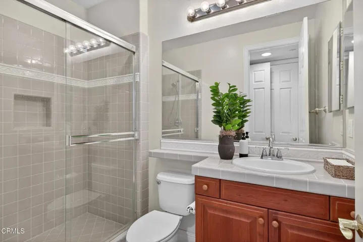 73-web-or-mls-UpmarketMedia-5352Pla-205