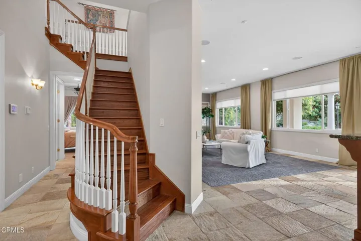 32-web-or-mls-UpmarketMedia-5352Pla-160